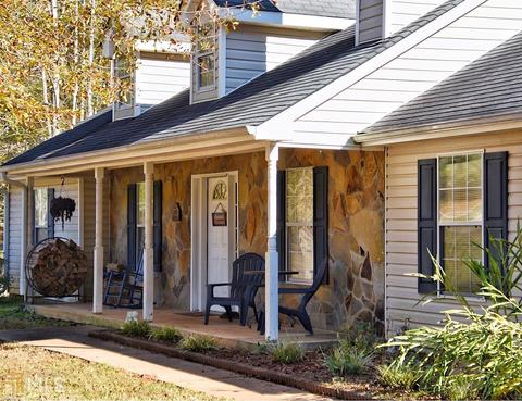 375 Five Oaks Dr, Covington, GA 30014 photo 4