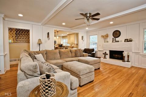 1674 E Gate Dr, Stone Mountain, GA 30087 photo 4