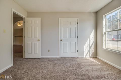 6785 Biscayne Blvd, Rex, GA 30273 photo 10
