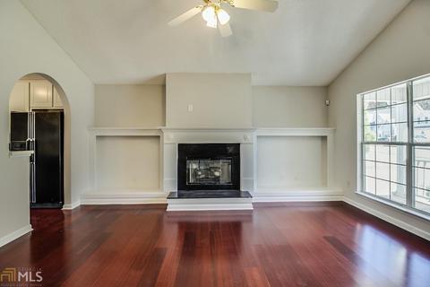 6785 Biscayne Blvd, Rex, GA 30273 photo 2