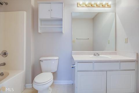 6785 Biscayne Blvd, Rex, GA 30273 photo 13