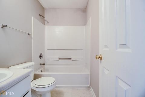 6785 Biscayne Blvd, Rex, GA 30273 photo 15