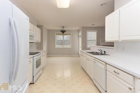 135 Libby Ln, Tyrone, GA 30290 photo 4