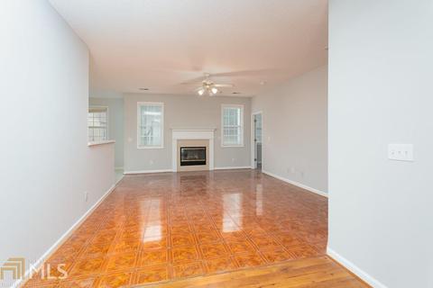 135 Libby Ln, Tyrone, GA 30290 photo 2