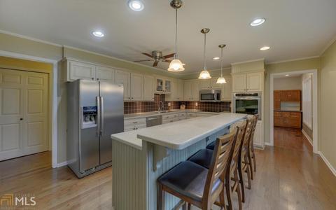 37 Ayers Creek Dr, Toccoa, GA 30577 photo 2