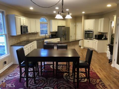 211 Forestview Dr, Suwanee, GA 30024 photo 9