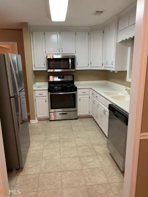 1241 Eagles Pass, Mcdonough, GA 30253 photo 4