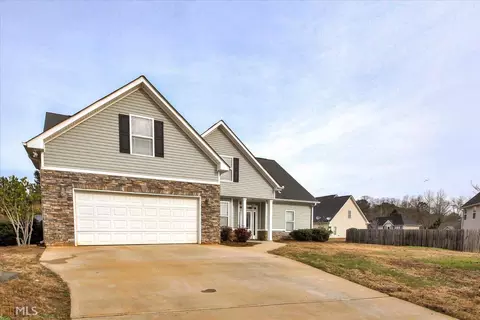 202 N Pointe Dr, Lagrange, GA 30241 photo 4