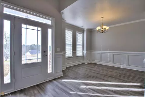 202 N Pointe Dr, Lagrange, GA 30241 photo 9