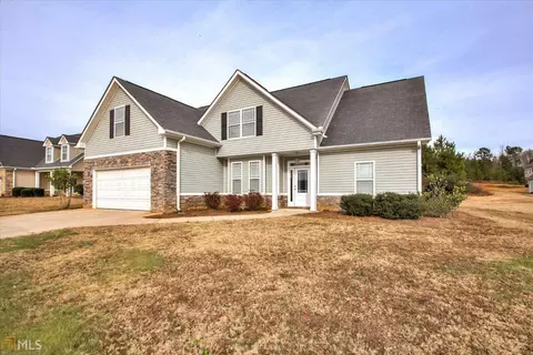 202 N Pointe Dr, Lagrange, GA 30241 photo 3