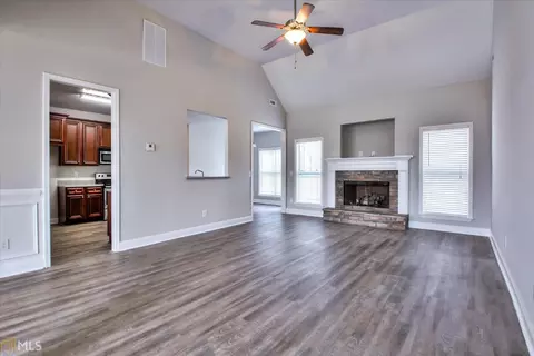 202 N Pointe Dr, Lagrange, GA 30241 photo 12
