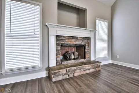 202 N Pointe Dr, Lagrange, GA 30241 photo 14