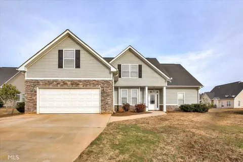 202 N Pointe Dr, Lagrange, GA 30241 photo 1