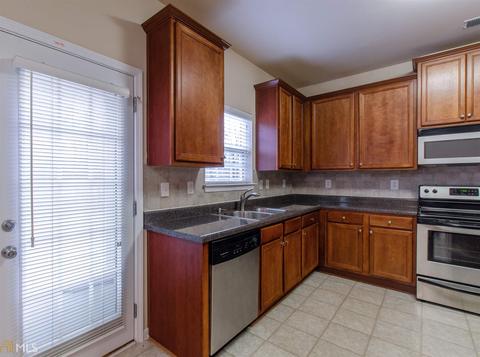 105 N Pointe Dr, Lagrange, GA 30241 photo 9