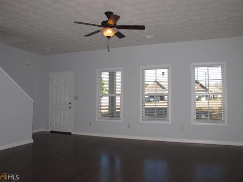 102 Yellow Jacket Ct, Lagrange, GA 30240 photo 3