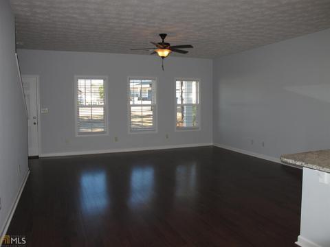 102 Yellow Jacket Ct, Lagrange, GA 30240 photo 2
