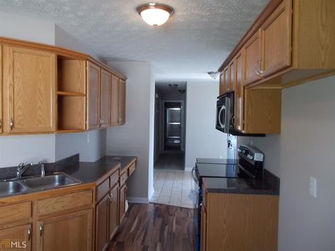 90 Princeton Ct, Covington, GA 30016 photo 3
