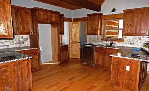 205 Hawthorne Ln, Murphy, NC 28906 photo 5