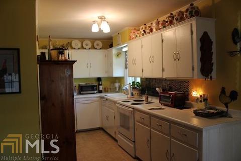 356 Hickory Cir, Toccoa, GA 30577 photo 4