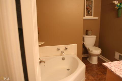 808 Piney Woods Dr, Lagrange, GA 30240 photo 8