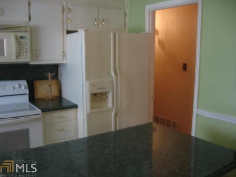 6850 Stratton Cir, Morrow, GA 30260 photo 7