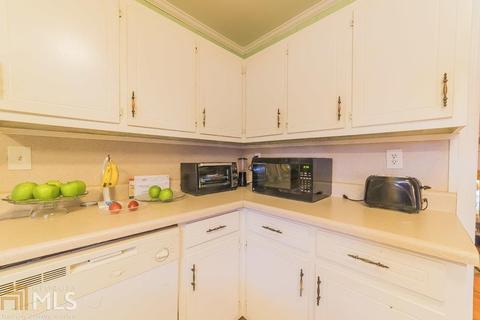 6575 Pleasant Valley Dr, Morrow, GA 30260 photo 10