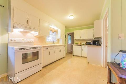 6575 Pleasant Valley Dr, Morrow, GA 30260 photo 9