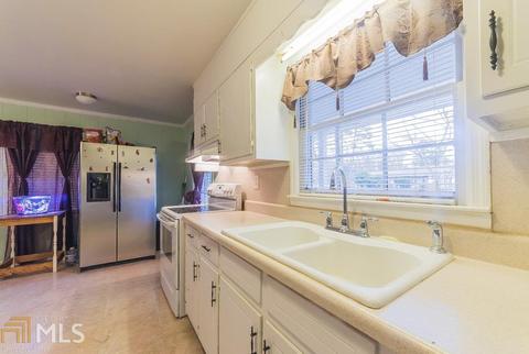 6575 Pleasant Valley Dr, Morrow, GA 30260 photo 8