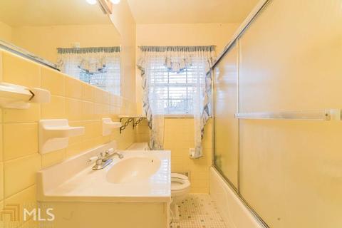 6575 Pleasant Valley Dr, Morrow, GA 30260 photo 12