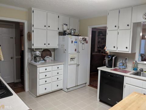 6580 Pea Ridge Rd, Cornelia, GA 30531 photo 2