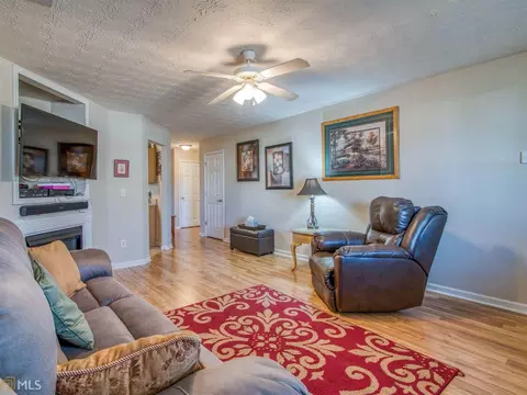 492 Cathedral Dr, Mcdonough, GA 30253 photo 3