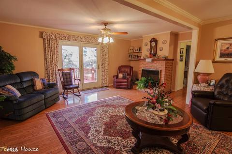 212 Hickory Ter, Lagrange, GA 30240 photo 4