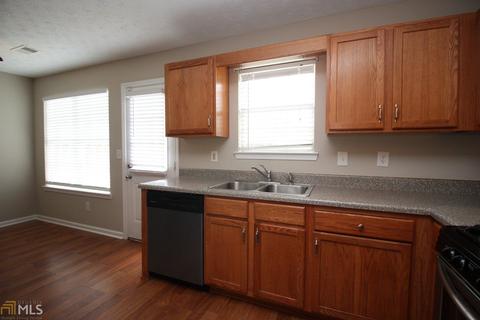 301 Preakness Dr, Lagrange, GA 30241 photo 4