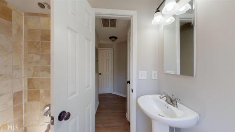 2715 Dresden Ct, Chamblee, GA 30341 photo 7