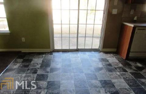 1067 Maple Leaf Dr, Mcdonough, GA 30253 photo 3
