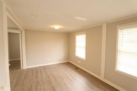 88 Circle Dr, Winder, GA 30680 photo 3
