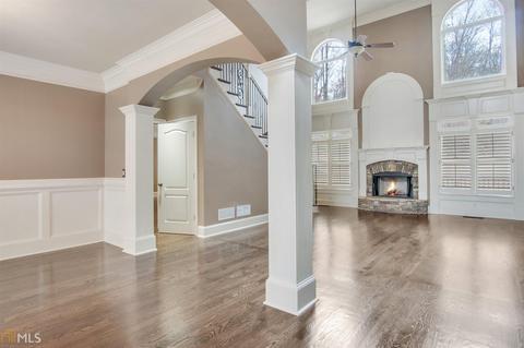 750 E Shore Dr, Canton, GA 30114 photo 2