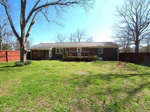 1081 Cornwall Dr, Madison, GA 30650 photo 3