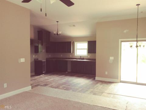 128 Needleleaf Ct, Barnesville, GA 30204 photo 4