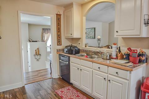223 Falling Leaf Ln, Winder, GA 30680 photo 11