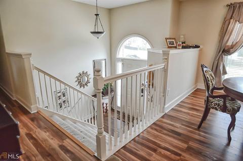 223 Falling Leaf Ln, Winder, GA 30680 photo 3