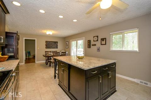 3934 Captain Dr, Chamblee, GA 30341 photo 12