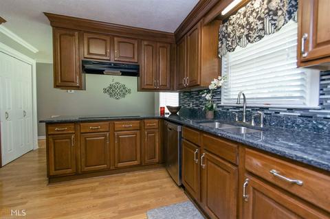 1403 Cambridge Rd, Perry, GA 31069 photo 6