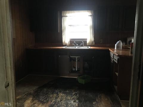 137 Dover St, Cornelia, GA 30531 photo 2