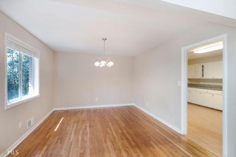 3923 Sable Dr, Stone Mountain, GA 30083 photo 6