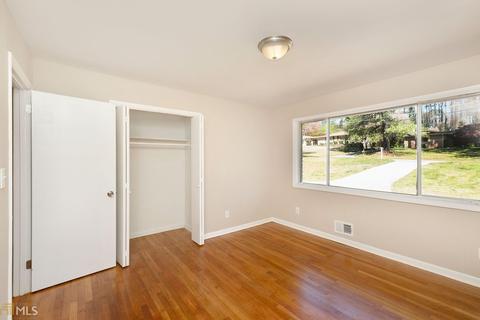 3923 Sable Dr, Stone Mountain, GA 30083 photo 12