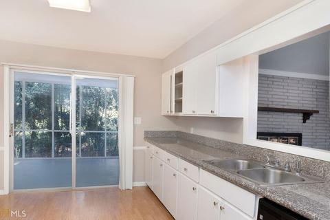 3923 Sable Dr, Stone Mountain, GA 30083 photo 7