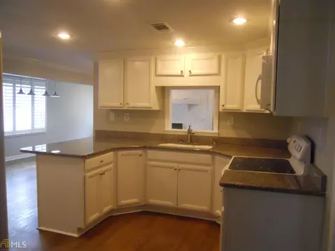 221 Cherokee Dr, Jackson, GA 30233 photo 2