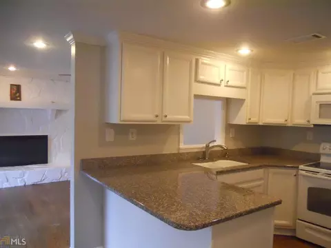 221 Cherokee Dr, Jackson, GA 30233 photo 3