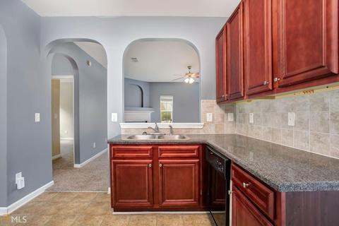 100 Silver Willow Walk, Covington, GA 30016 photo 8